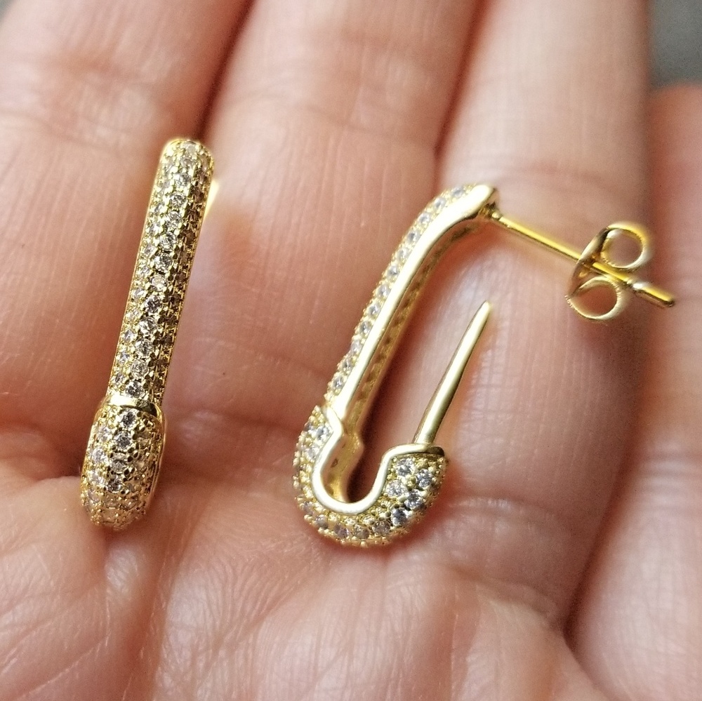 💎NEW💎 CHUNKY SAFETY PIN EARRINGS - Picture 7 of 8